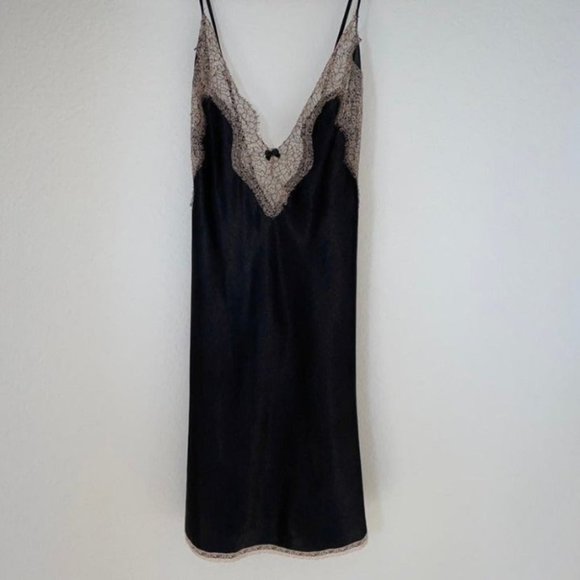 Satin Chantilly Lace Low Back Slip Black - Picture 2 of 9